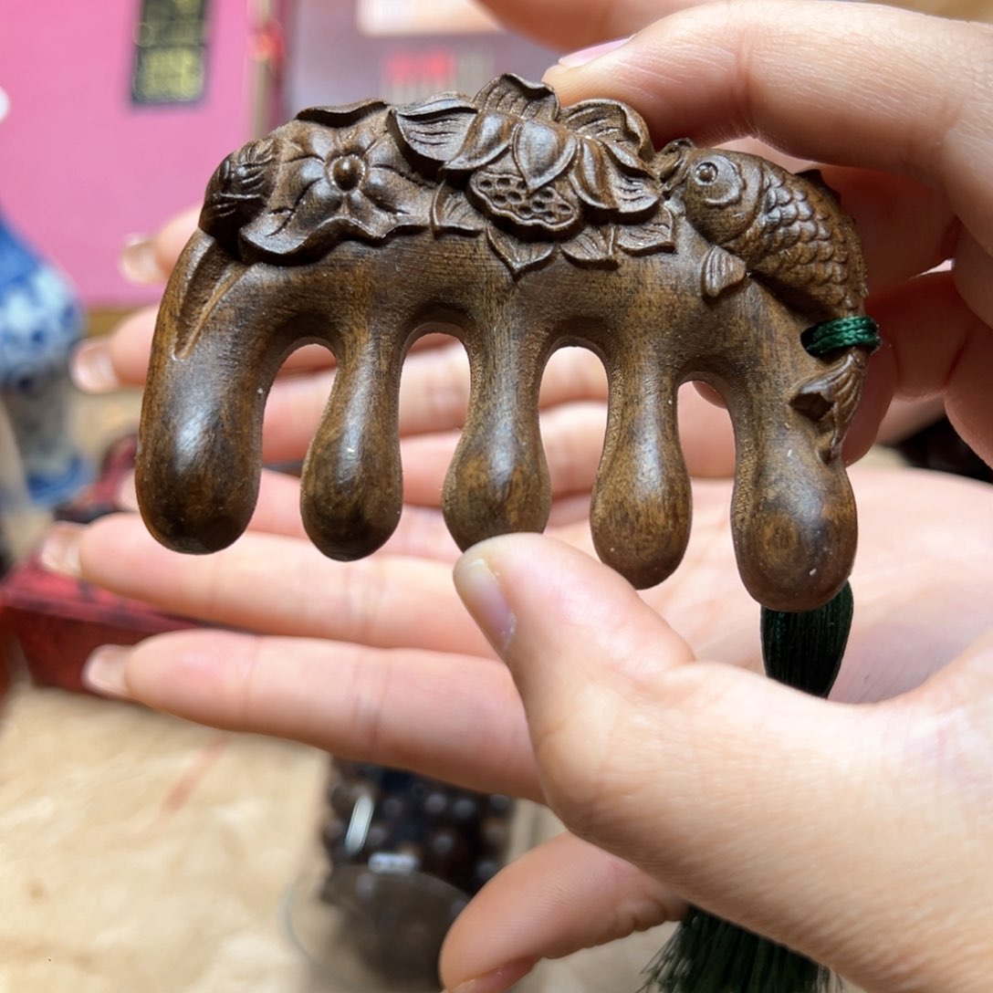 大叶紫檀（黑酸枝木类）