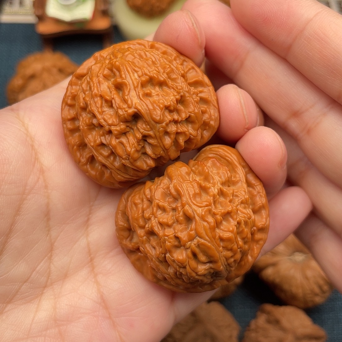 把件文玩核桃41精品红皮球白全品