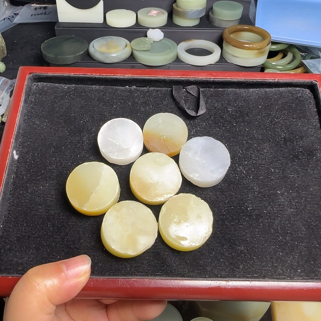 未镶嵌和田玉（糖玉）珠宝半成品