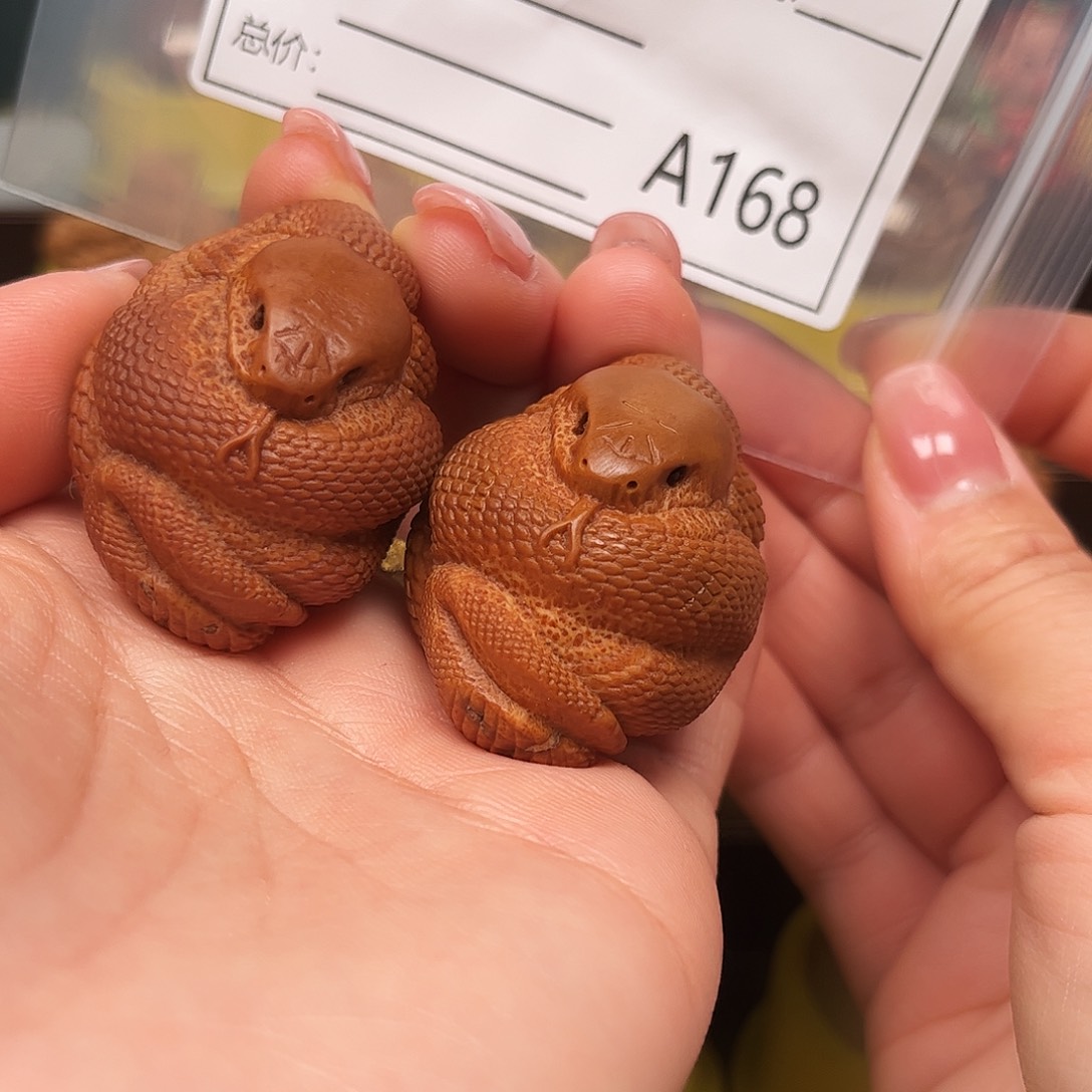 文玩核桃把件t w w w w w