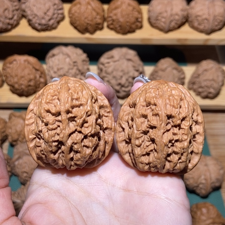 文玩核桃吊坠华北将军镑