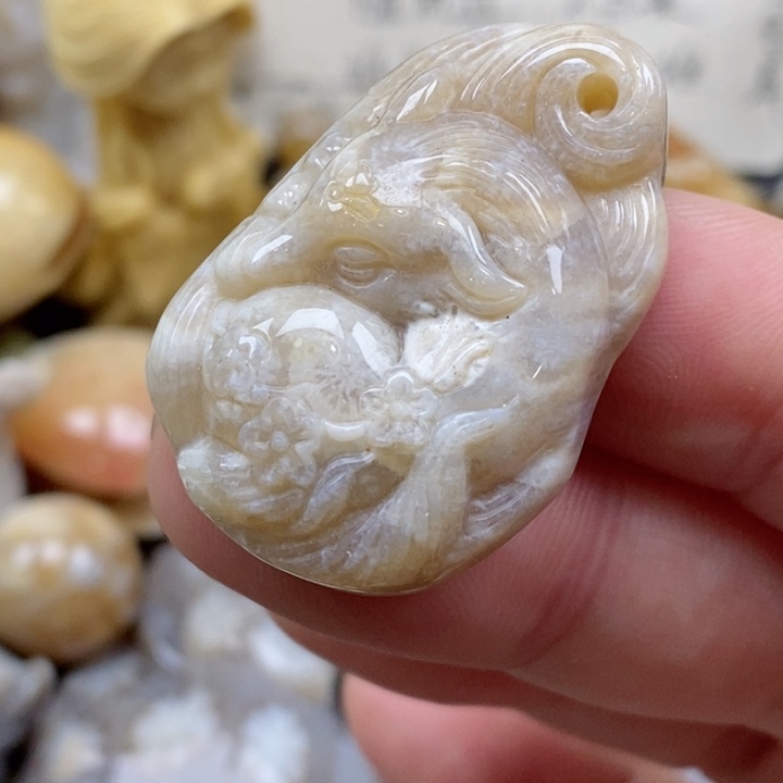 颈饰未镶嵌硅化珊瑚（珊瑚玉）有瑕 小