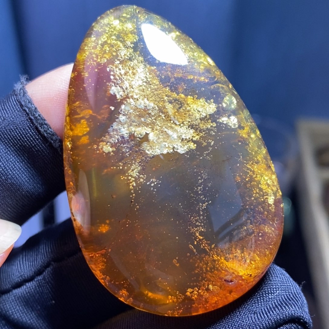 琥珀未镶嵌裸石。。。