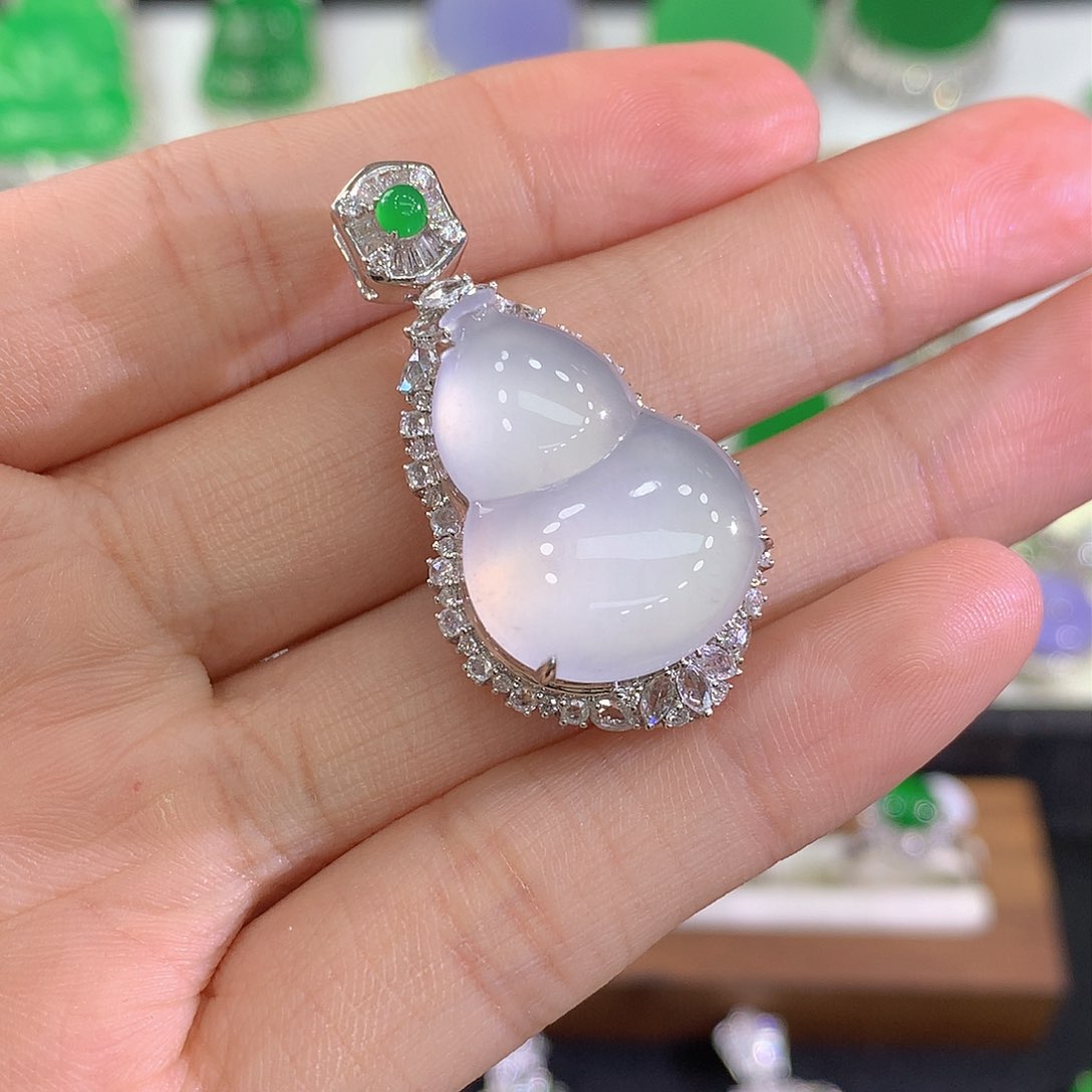 翡翠吊坠(不含链)18K金镶嵌葫芦