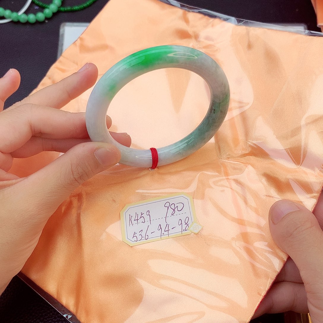 翡翠未镶嵌手镯翡翠