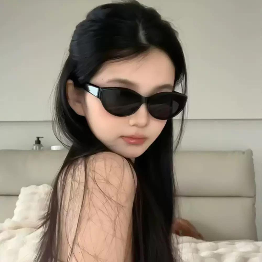 2025时尚欧美猫眼墨镜高级质感方圆脸显小气质街拍海边遮阳太阳镜