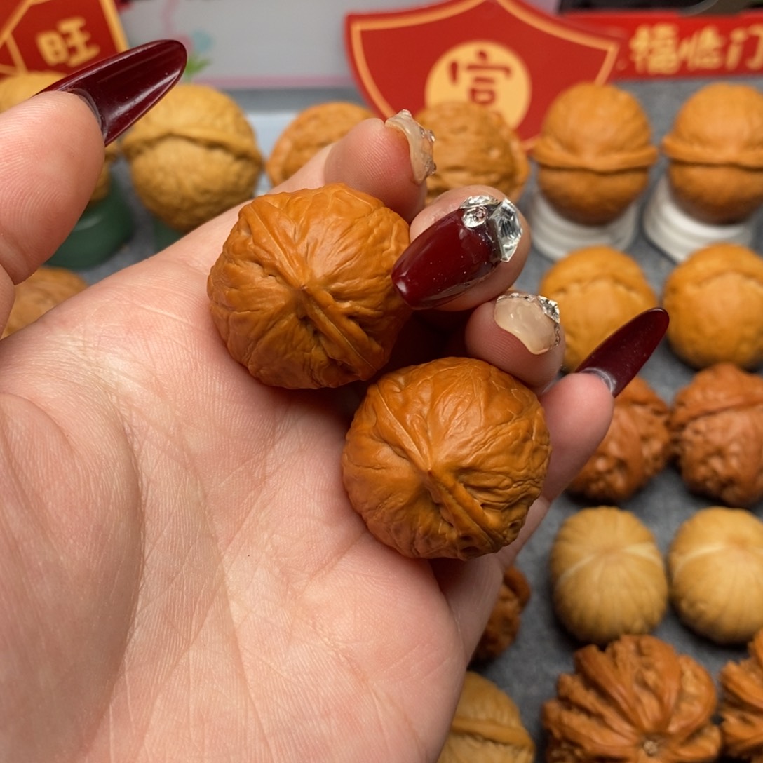 文玩核桃把件龙珠
