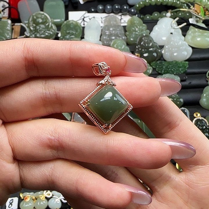 和田玉合金吊坠(赠链)