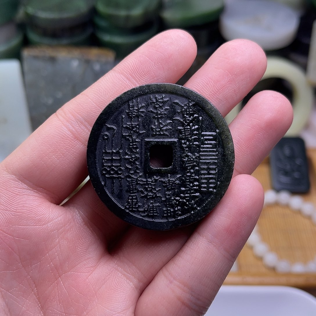 未镶嵌和田玉车挂