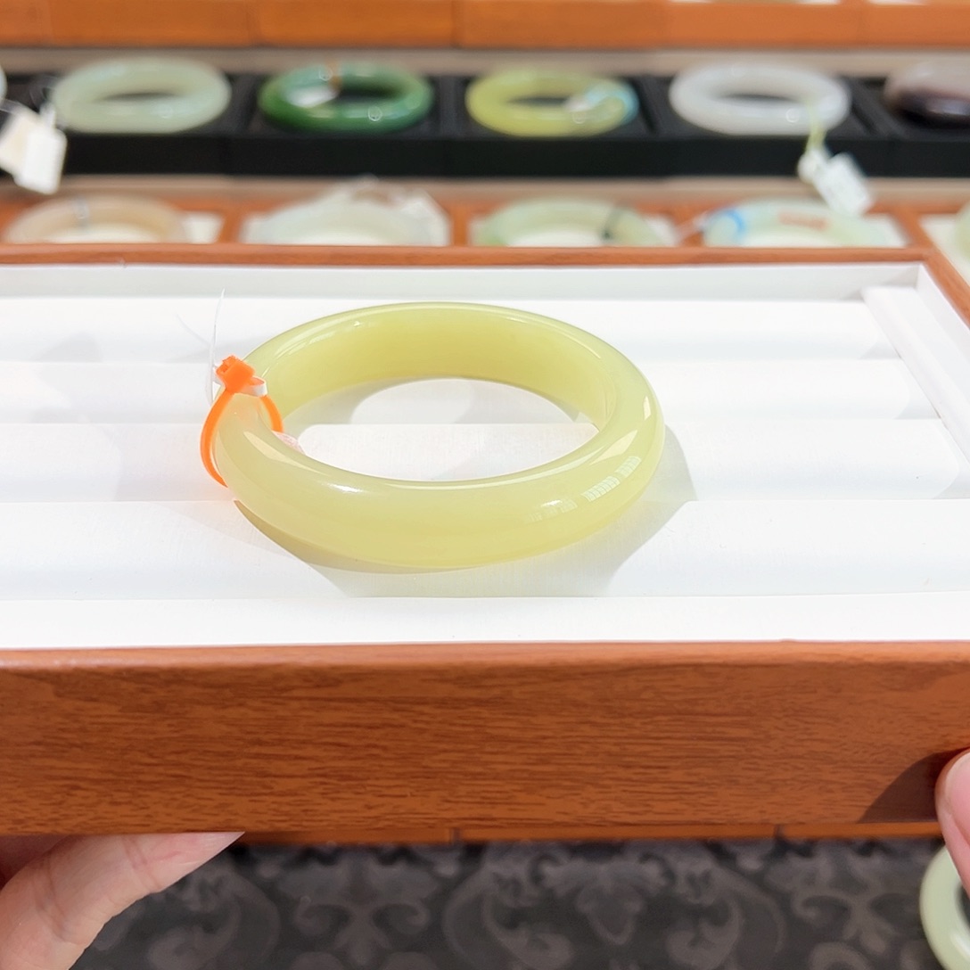 和田玉手镯未镶嵌  【黄口】干净