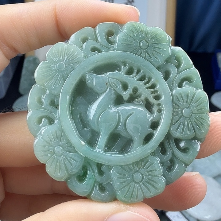 翡翠未镶嵌颈饰翡翠