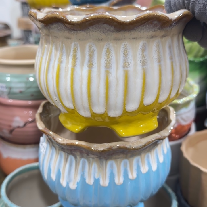 凑9块包邮，有孔，陶瓷花盆