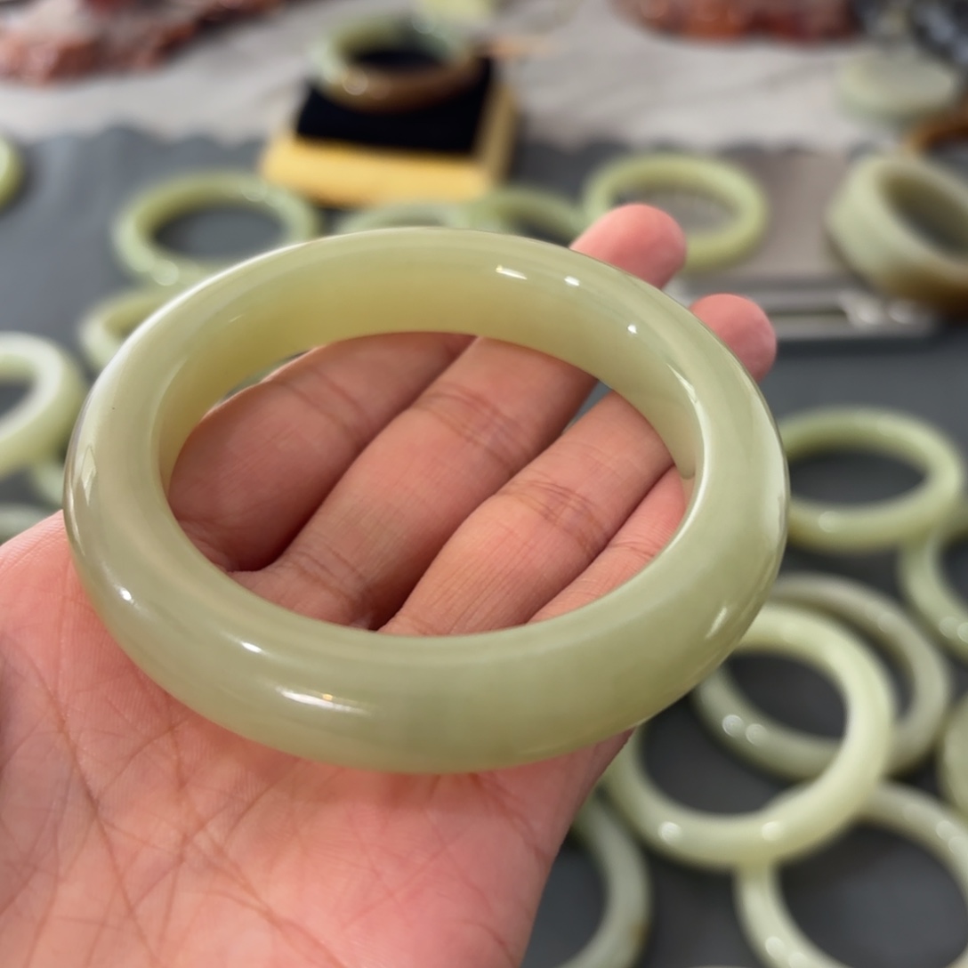 和田玉（糖玉）56.8未镶嵌