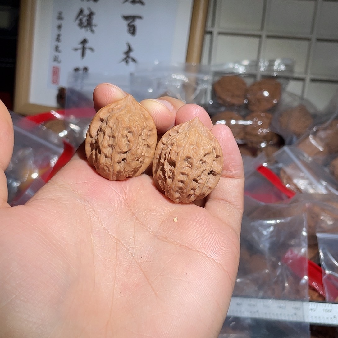 文玩核桃把件拇指鸡心