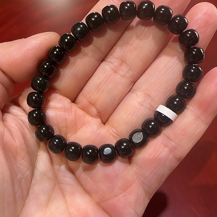 和田玉手串未镶嵌新疆和田玉黑青7/8老