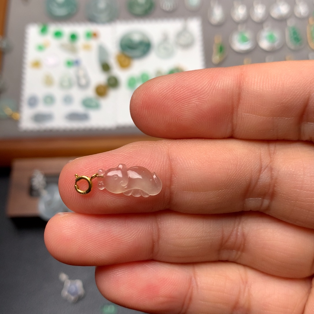 翡翠颈饰18K金镶嵌杨*棉