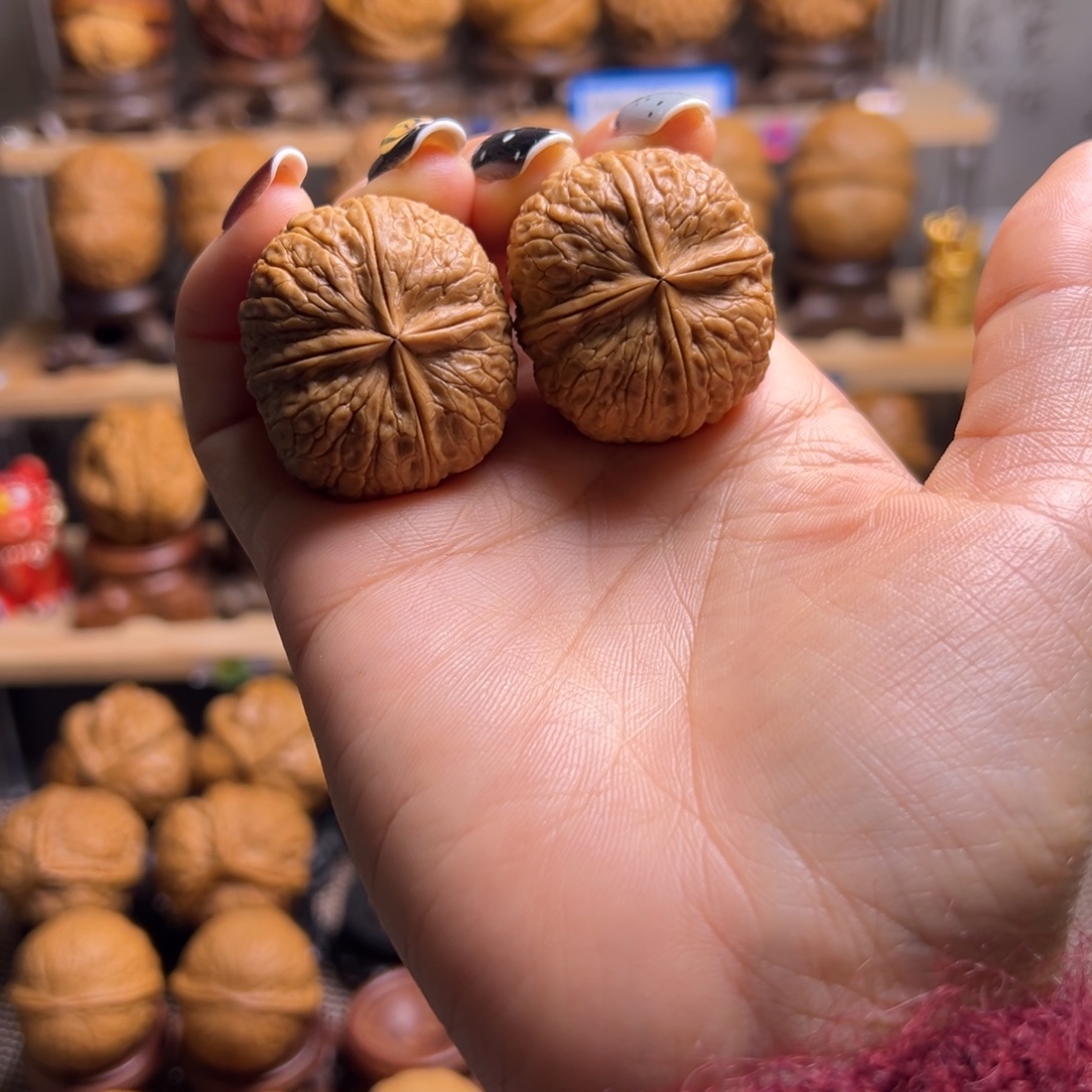 浮***鹤桃核把件元宝四棱H07