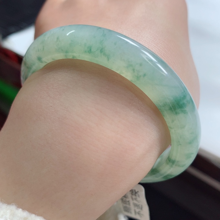 翡翠手镯未镶嵌毕业款冰飘花起光54老坑种