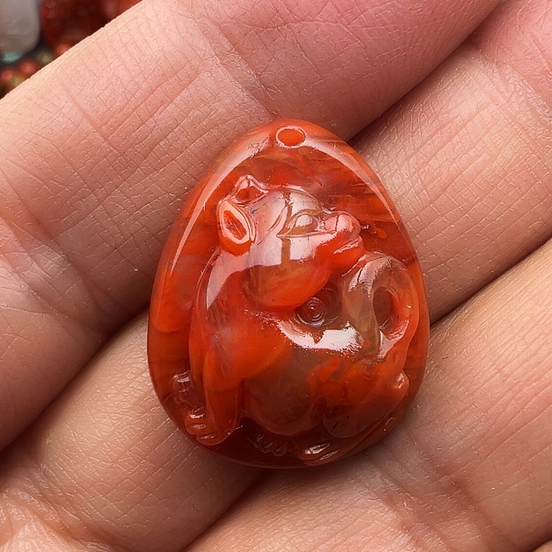 南红玛瑙吊坠未镶嵌