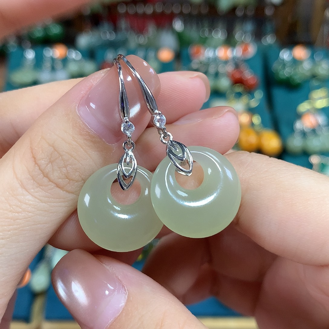 和田玉银S925镶嵌耳饰卡17.6左右