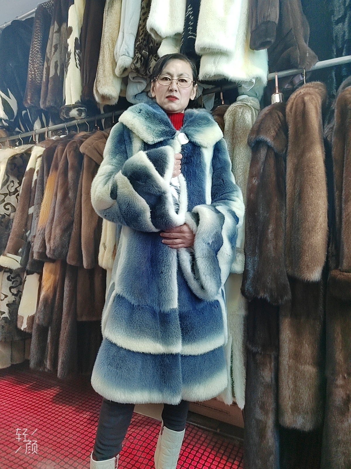 中古水貂大衣，俄罗斯进口蓝白色时装板帽，长92cm，胸围115cm