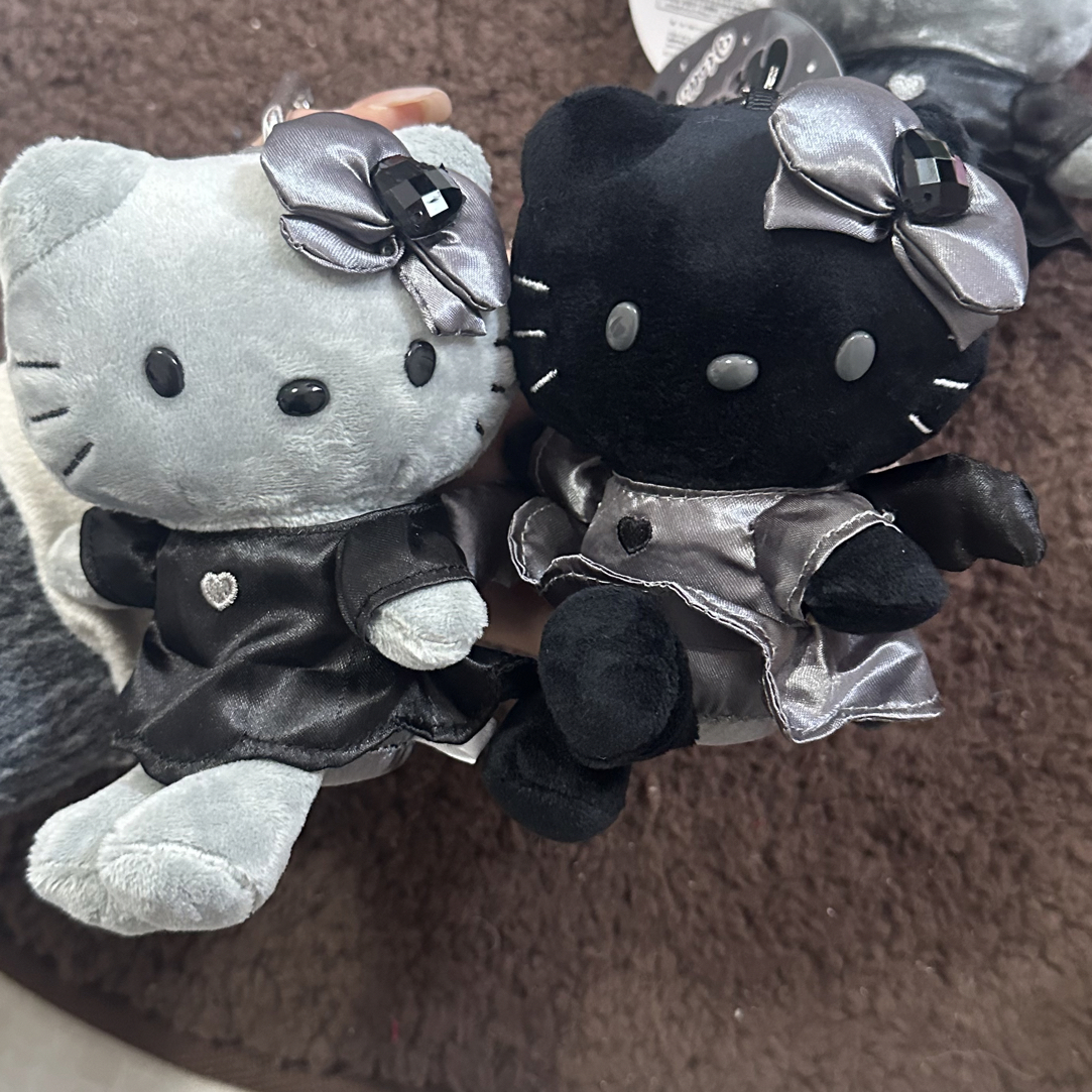 侧坐天使kitty挂件包包全黑全灰毛绒公仔钥匙扣