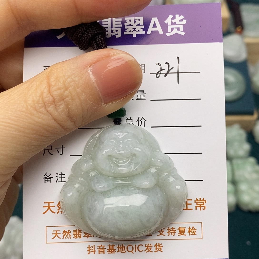 翡翠未镶嵌颈饰佛公