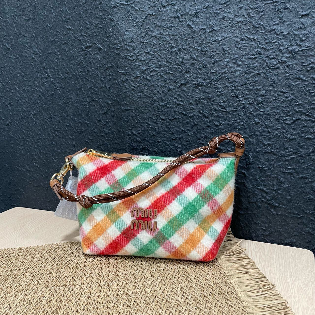 99新 MIU MIU/缪缪 Miumiu彩色格子饺子包饭盒包 US512175