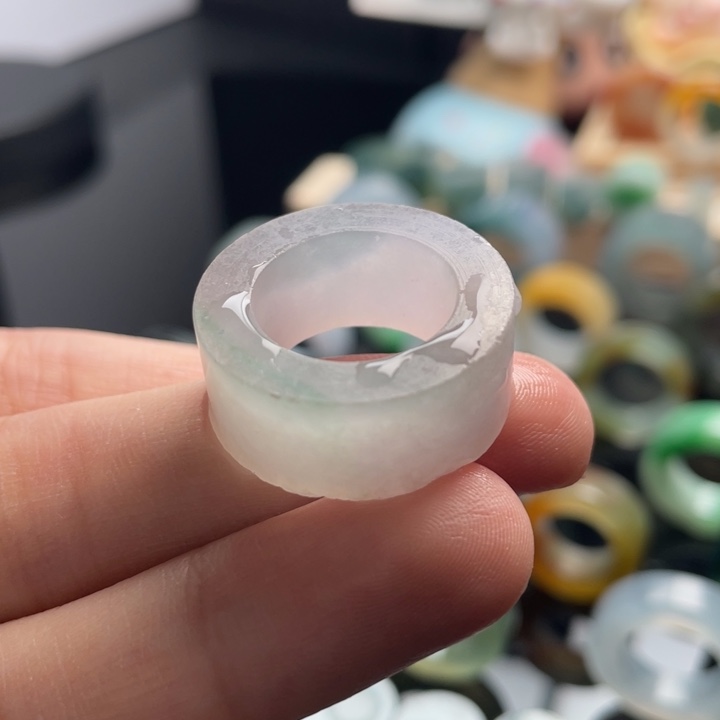 定制翡翠未镶嵌戒指