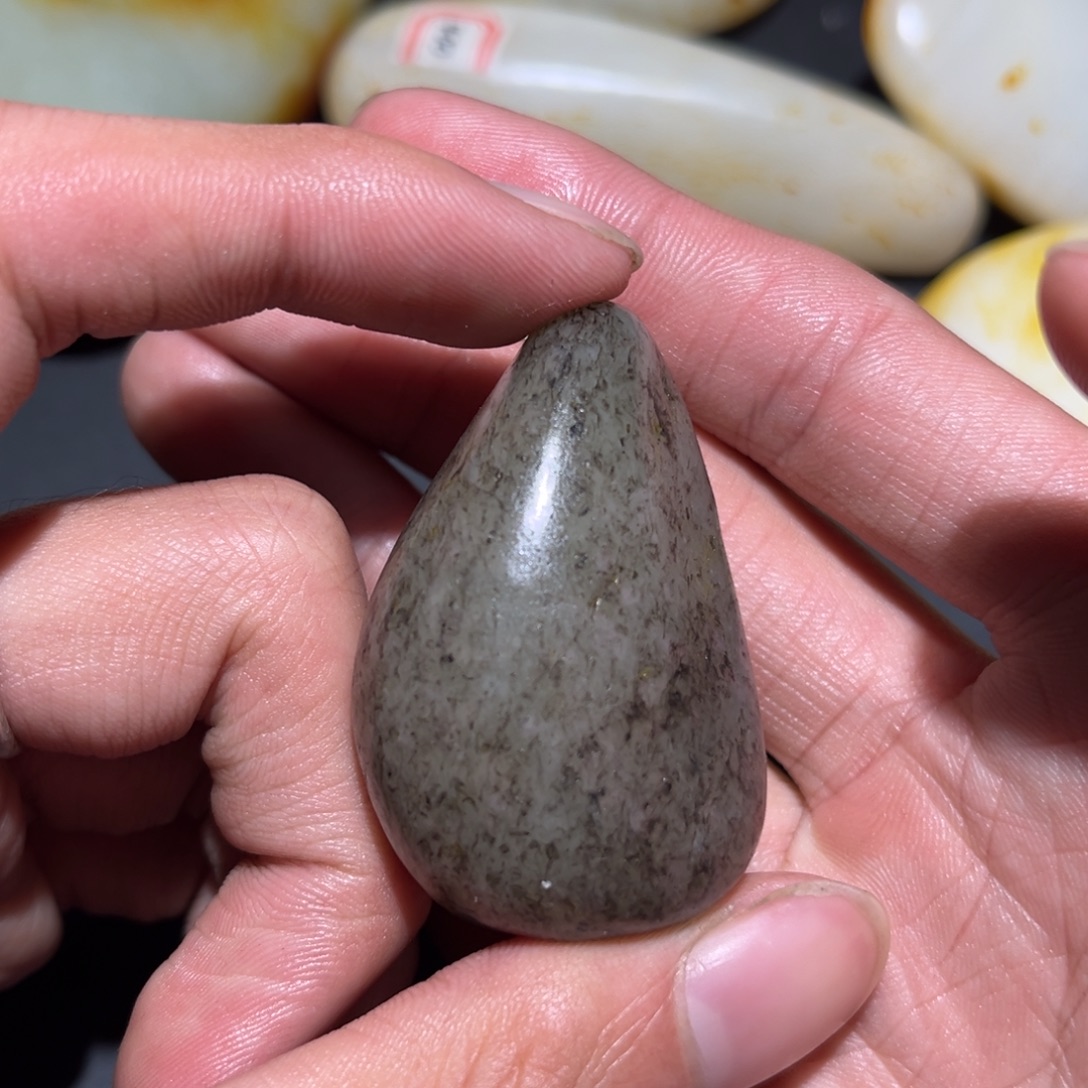 和田玉未镶嵌珠宝奇石