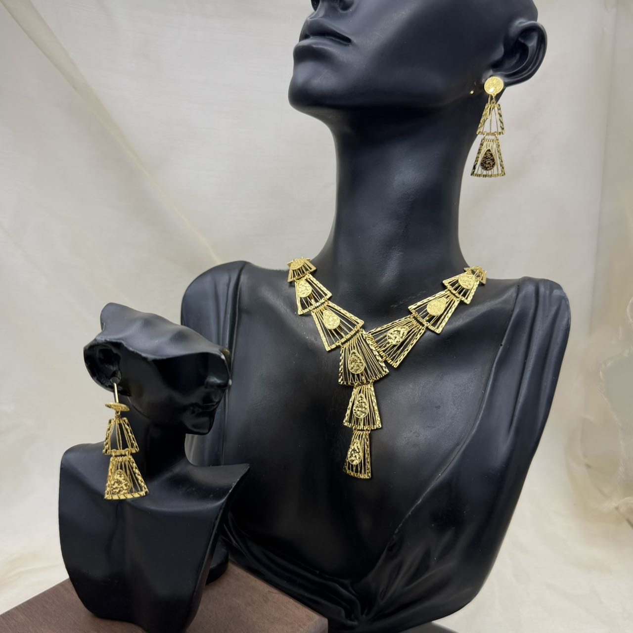 C播 28.32g 足金999 套链e