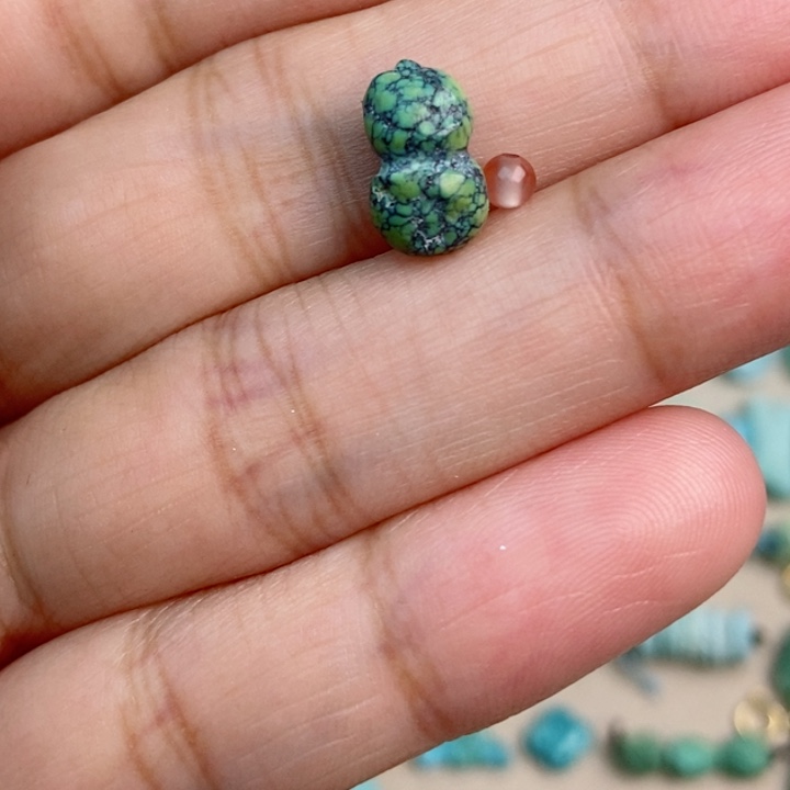 南红玛瑙未镶嵌珠宝奇石