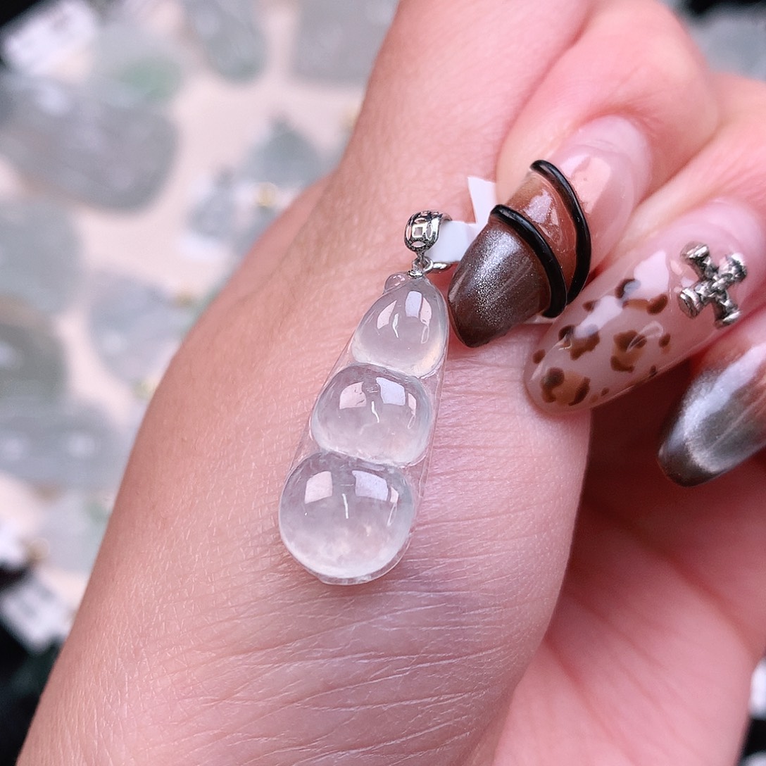 翡翠颈饰18K金镶嵌冰豆28、22，9.7、4