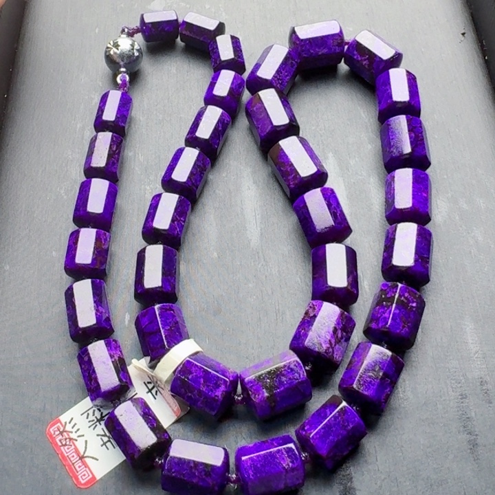 未镶嵌苏纪石（舒俱来）项链