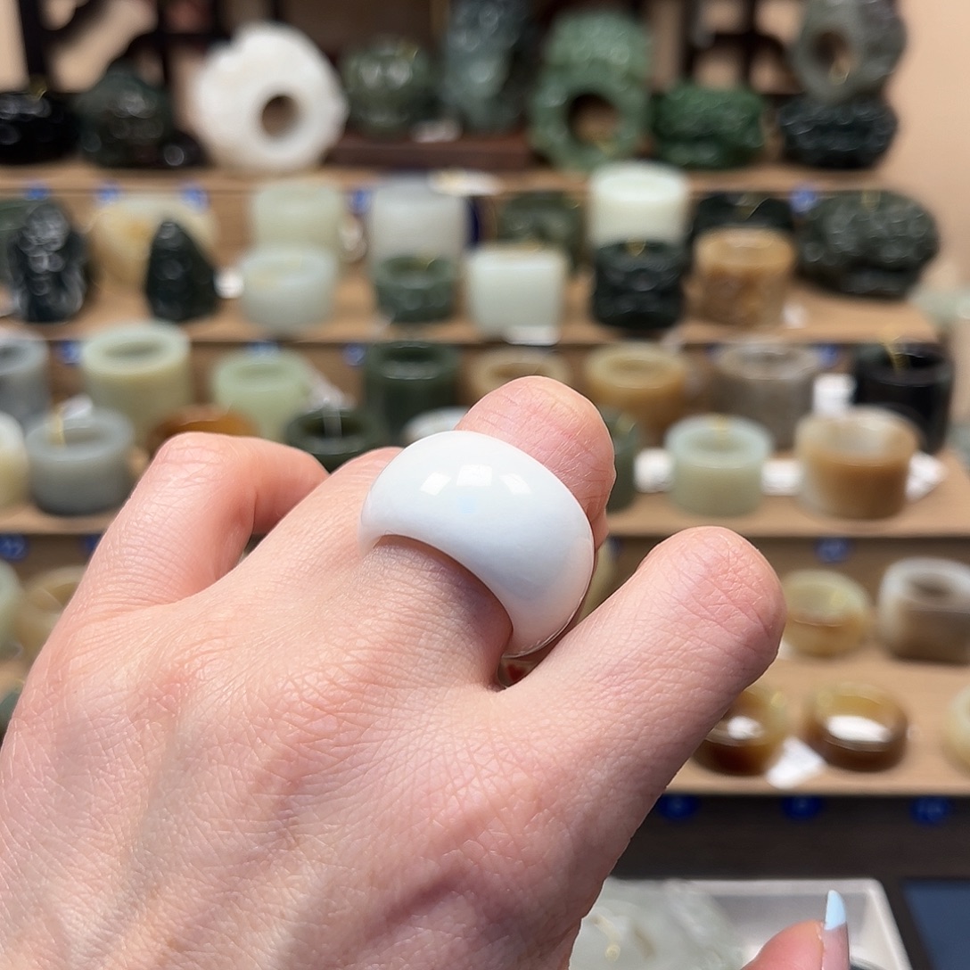 蛇纹石玉未镶嵌戒指19.3内径20号