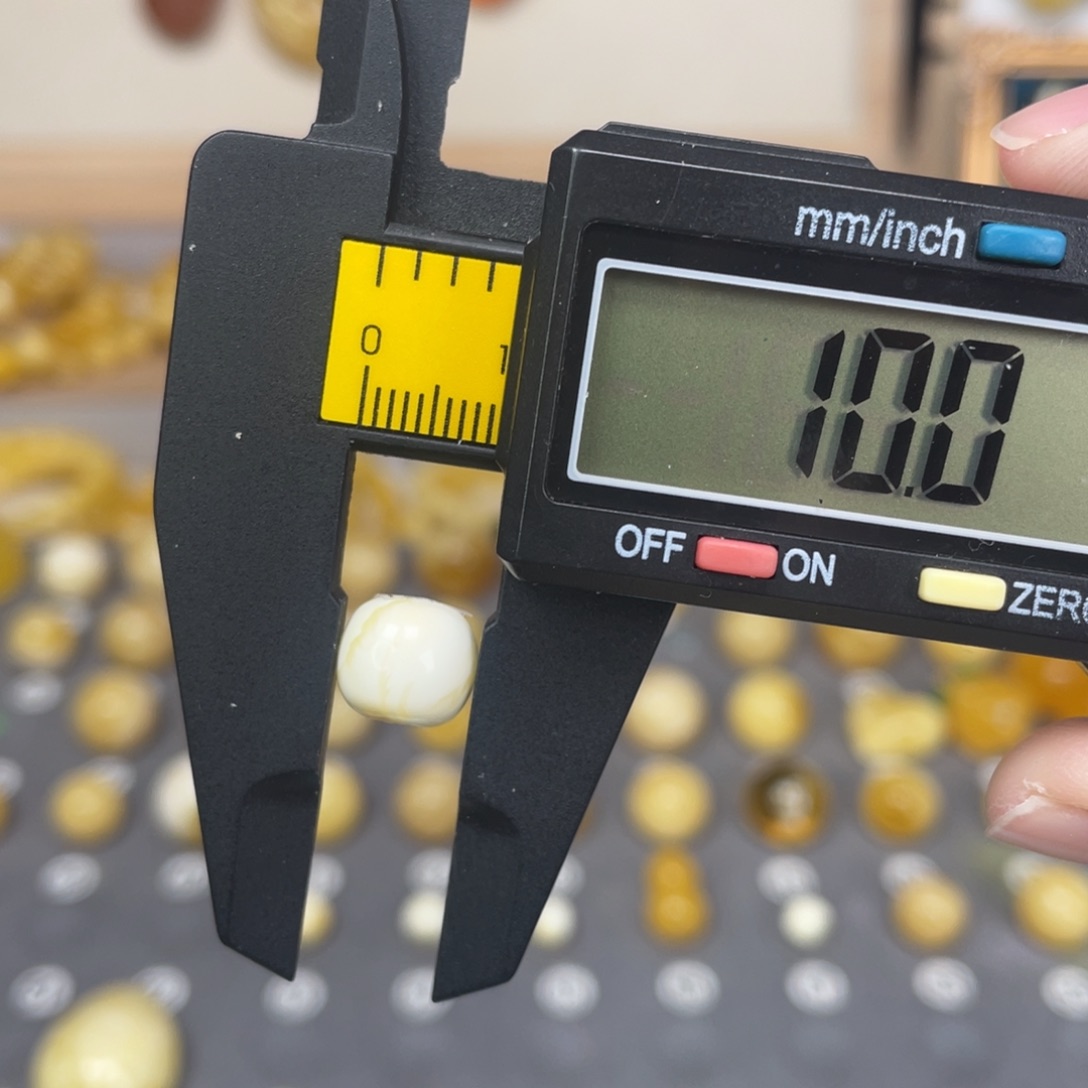 琥珀未镶嵌裸石65号