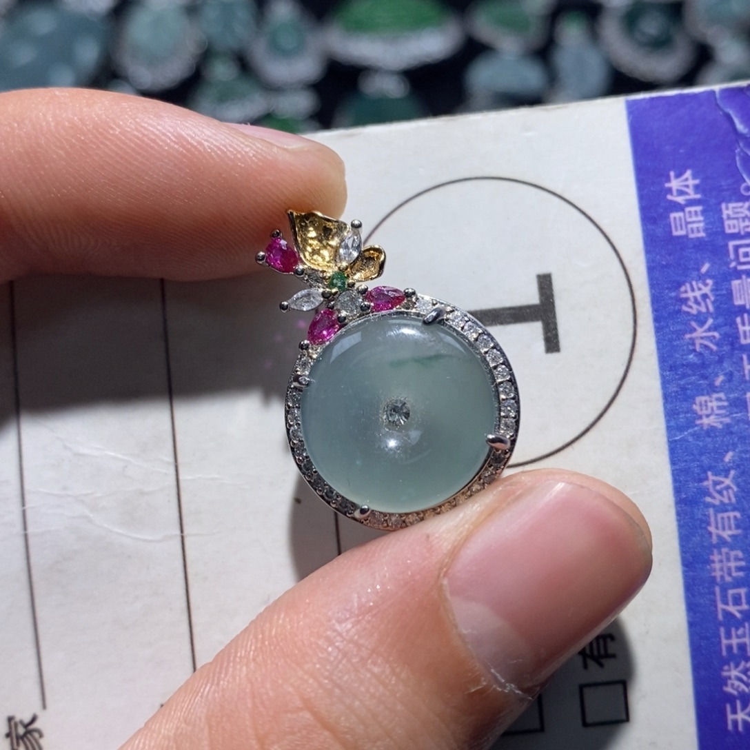 翡翠未镶嵌颈饰翡翠