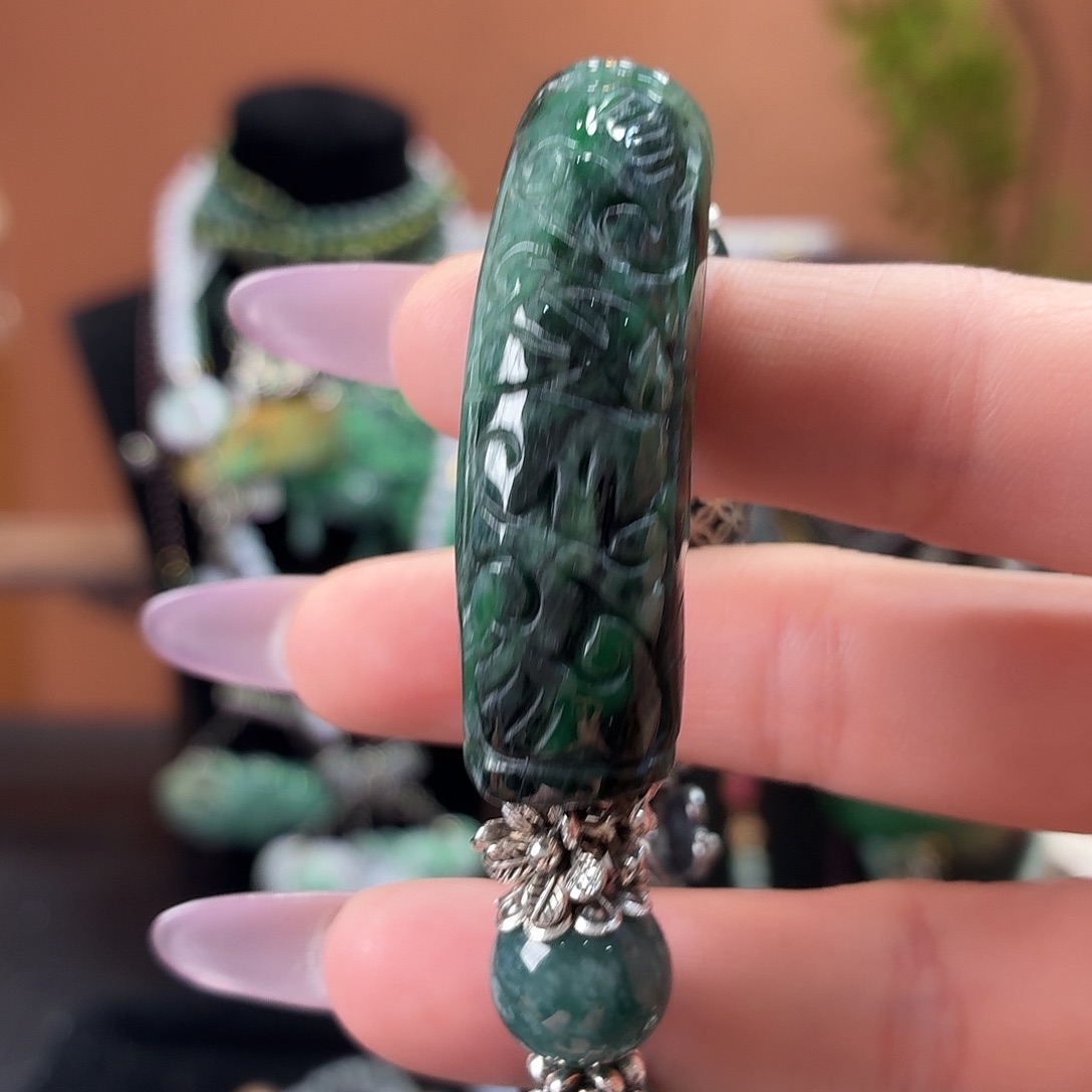 翡翠未镶嵌耳饰手串