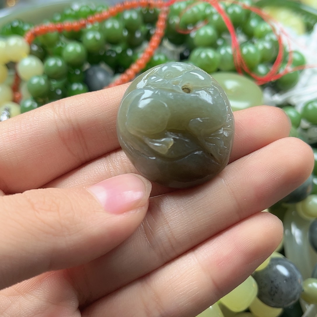 和田玉（糖玉）未镶嵌颈饰