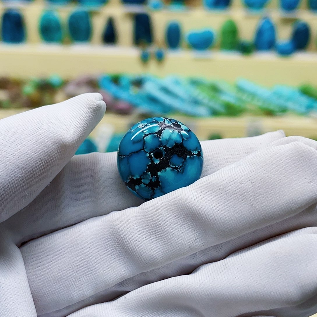 绿松石颈饰未镶嵌