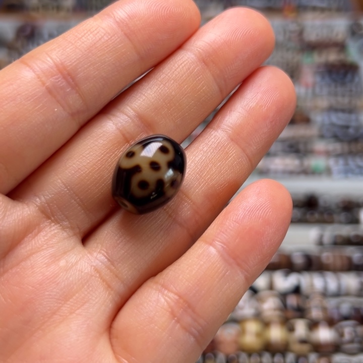 米***多玛瑙/玉髓未镶嵌颈饰