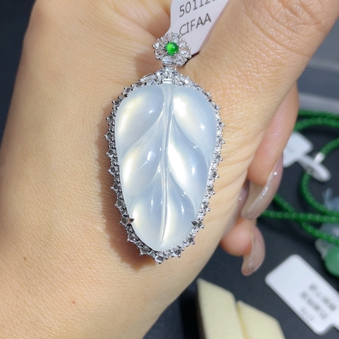 翡翠颈饰18K金镶嵌回流