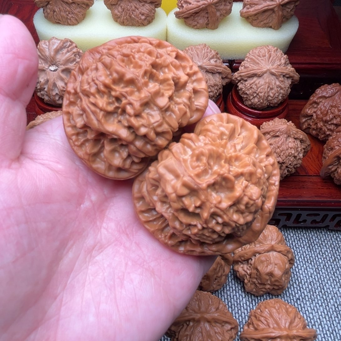 文玩核桃吊坠官帽52尺全品