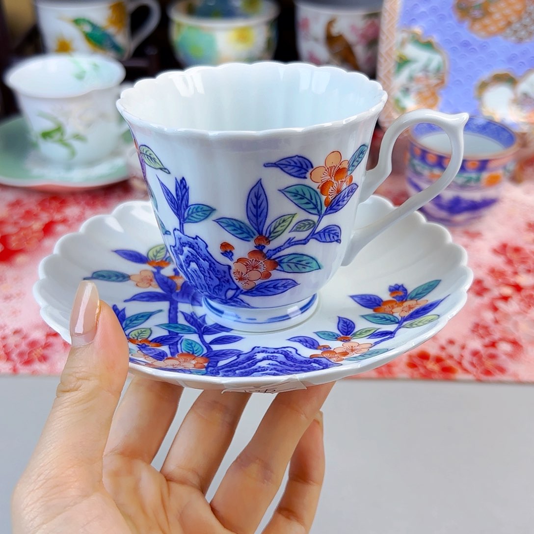 他家茶具瓷器真美！