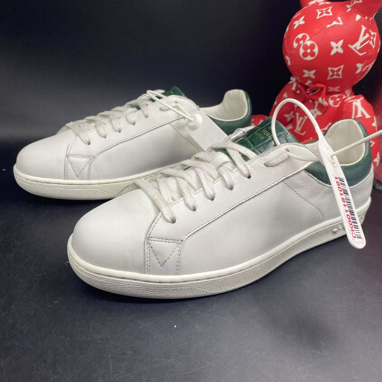 95新 LouisVuitton/路易威登 白绿时尚舒适板鞋40欧码YL09