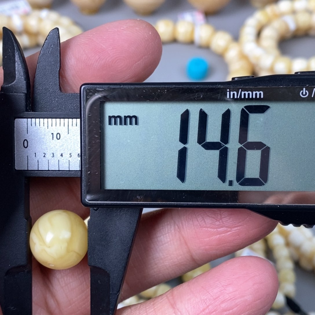 蜜蜡珠宝奇石未镶嵌