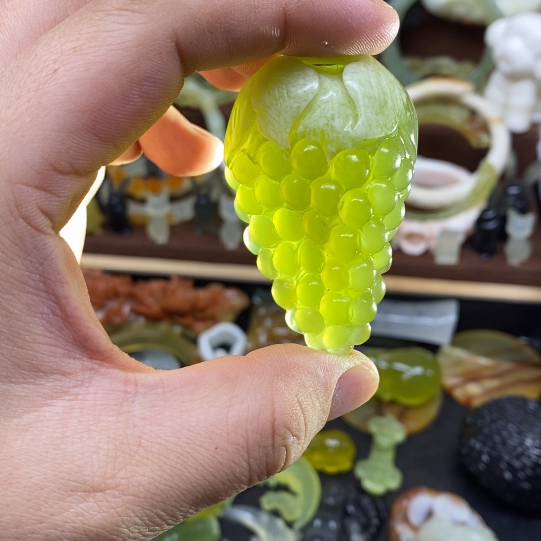 蛇纹石玉吊坠(赠链)未镶嵌