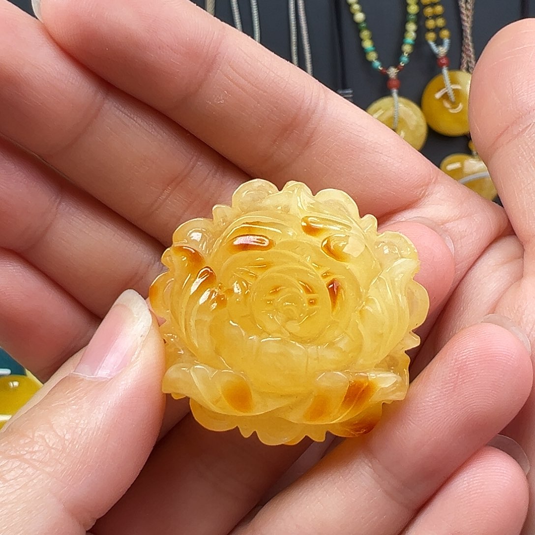 琥珀颈饰未镶嵌蜜蜡