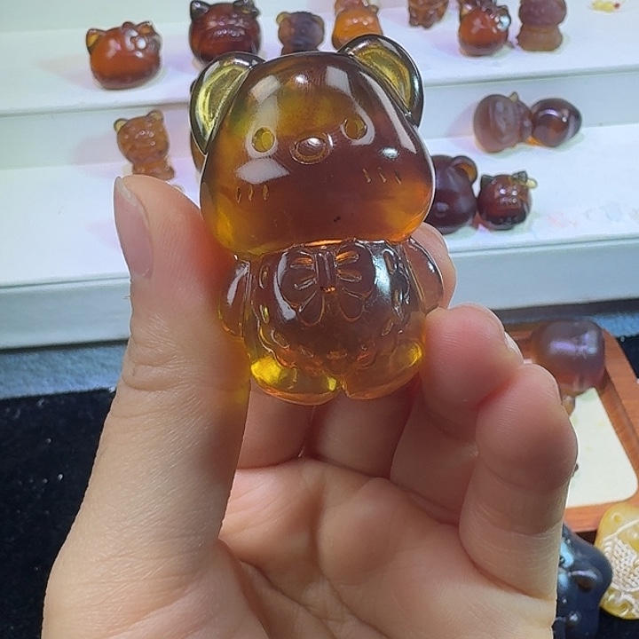 琥珀未镶嵌裸石琥珀