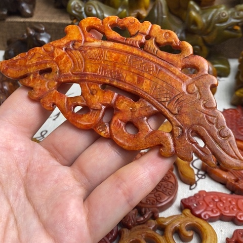 未镶嵌蛇纹石玉颈饰